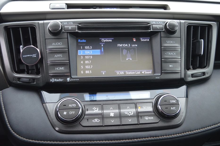 Продам Toyota Rav 4 XLE 2015 года в Одессе