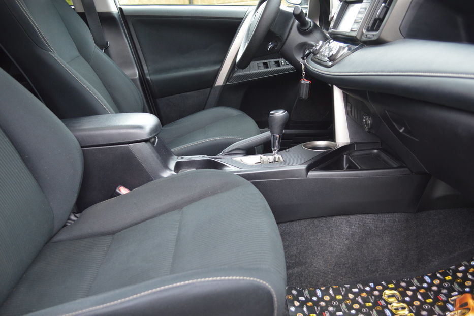 Продам Toyota Rav 4 XLE 2015 года в Одессе