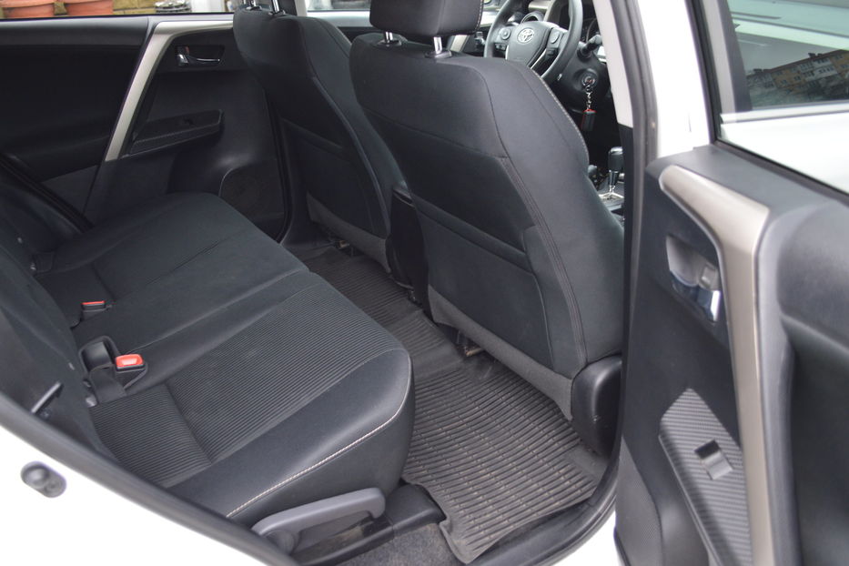 Продам Toyota Rav 4 XLE 2015 года в Одессе