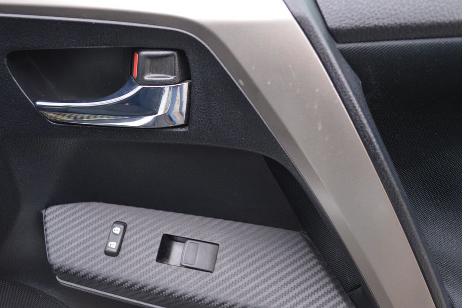 Продам Toyota Rav 4 XLE 2015 года в Одессе