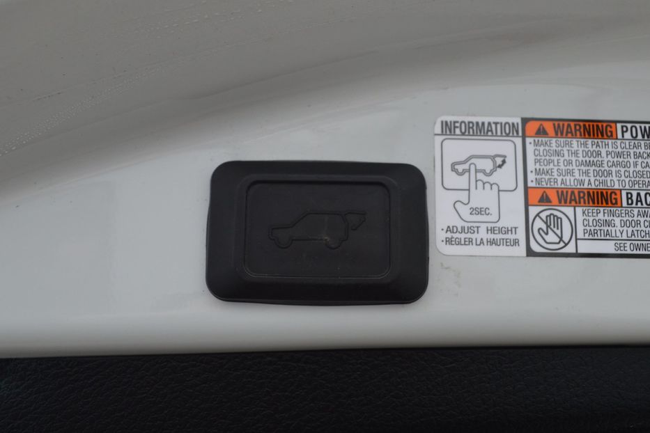 Продам Toyota Rav 4 XLE 2015 года в Одессе