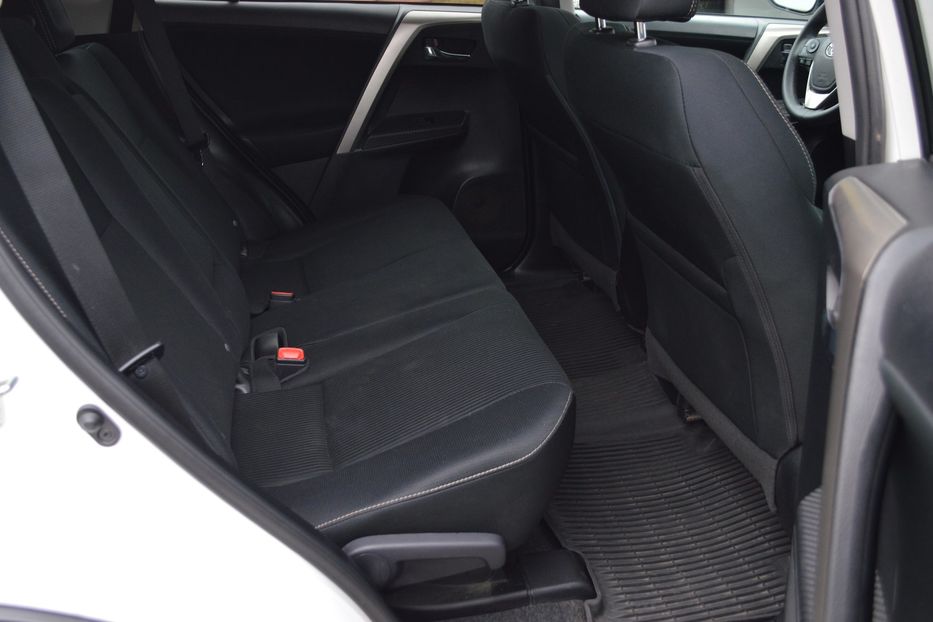 Продам Toyota Rav 4 XLE 2015 года в Одессе