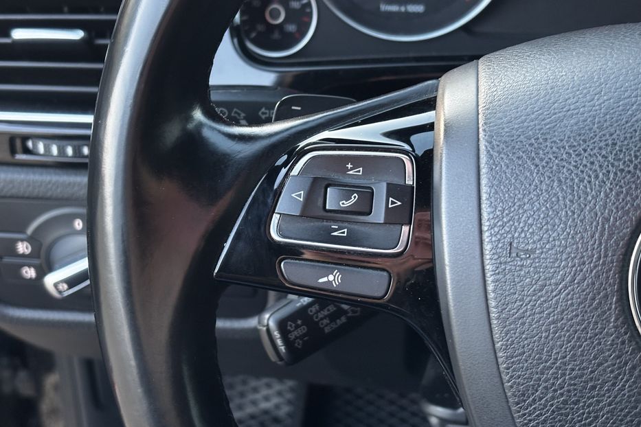 Продам Volkswagen Touareg R-line 2015 года в Львове