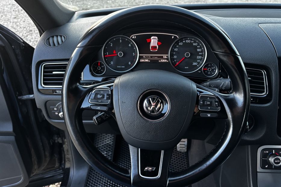 Продам Volkswagen Touareg R-line 2015 года в Львове