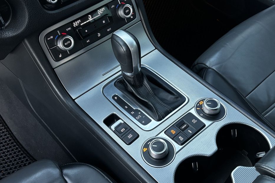 Продам Volkswagen Touareg R-line 2015 года в Львове