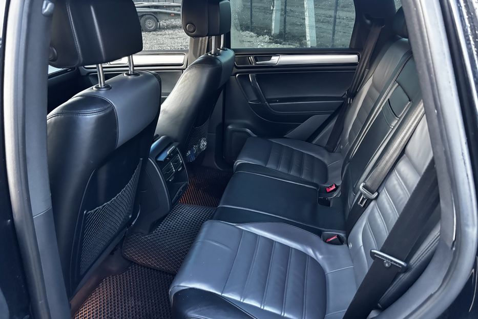 Продам Volkswagen Touareg R-line 2015 года в Львове