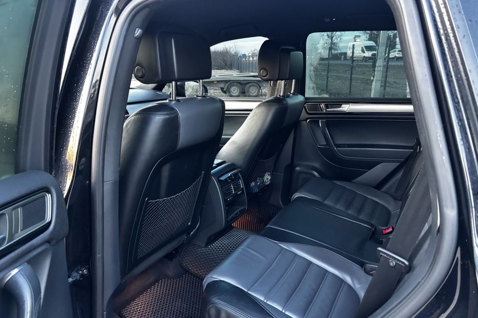 Продам Volkswagen Touareg R-line 2015 года в Львове