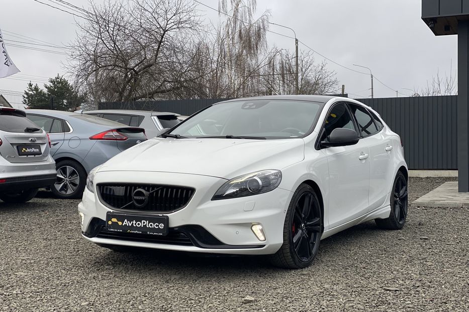 Продам Volvo V40 RDesign Carbon Edition 2015 года в Луцке