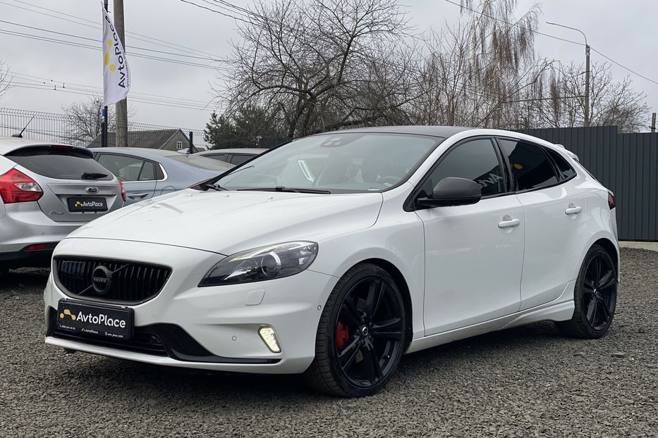 Продам Volvo V40 RDesign Carbon Edition 2015 года в Луцке
