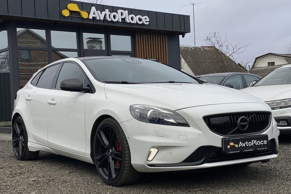 Продам Volvo V40 RDesign Carbon Edition 2015 года в Луцке
