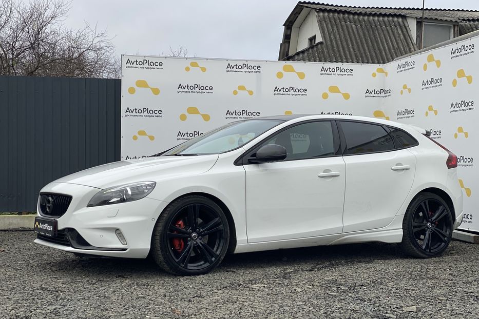 Продам Volvo V40 RDesign Carbon Edition 2015 года в Луцке