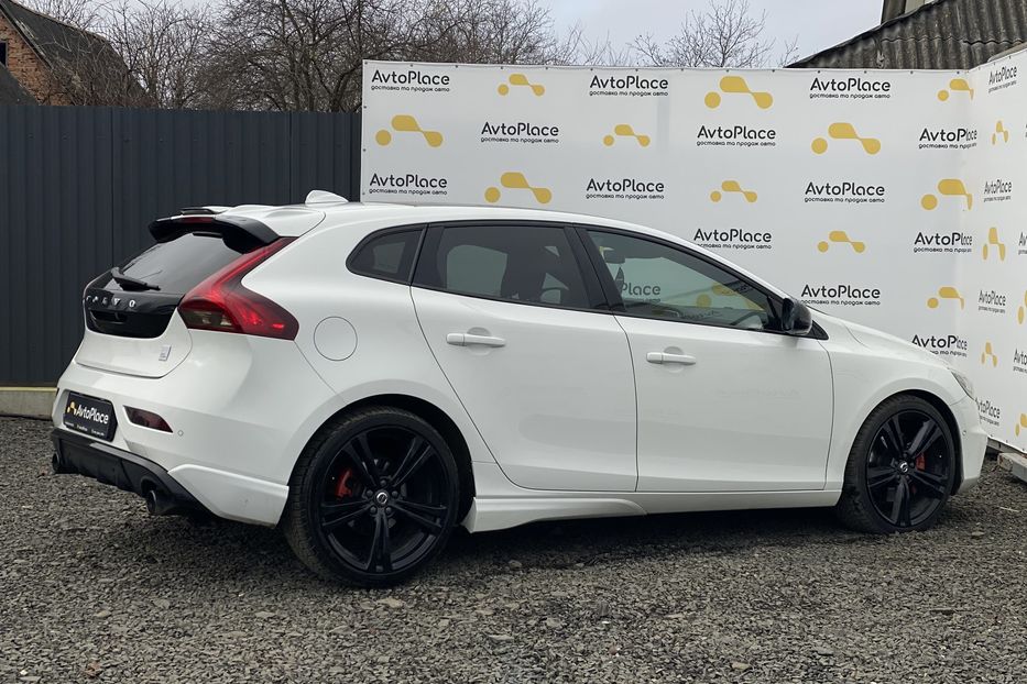 Продам Volvo V40 RDesign Carbon Edition 2015 года в Луцке