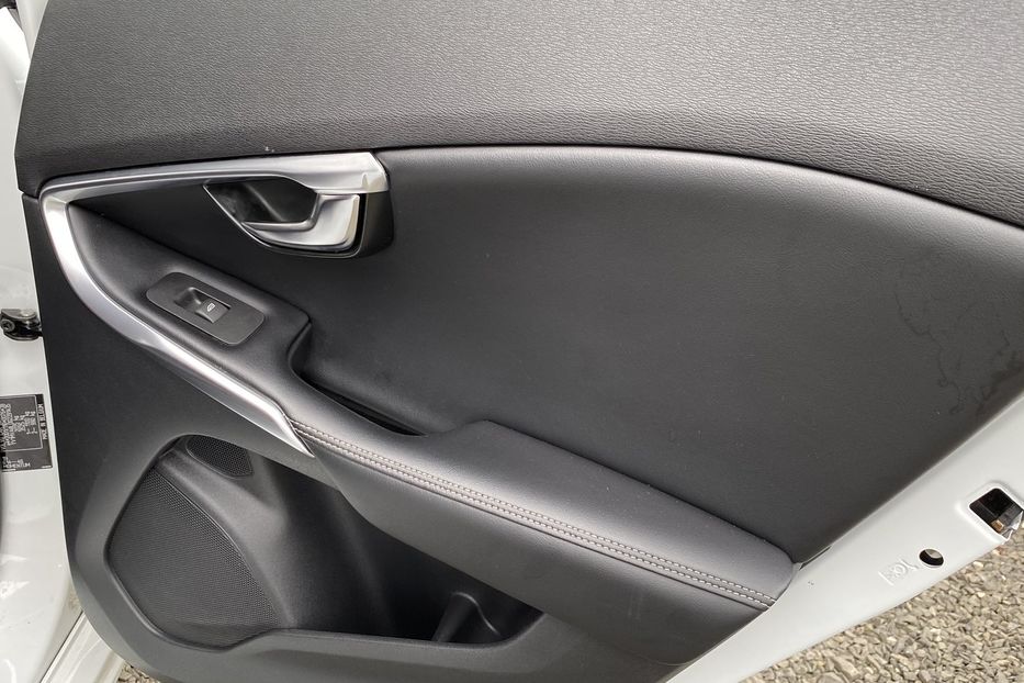 Продам Volvo V40 RDesign Carbon Edition 2015 года в Луцке