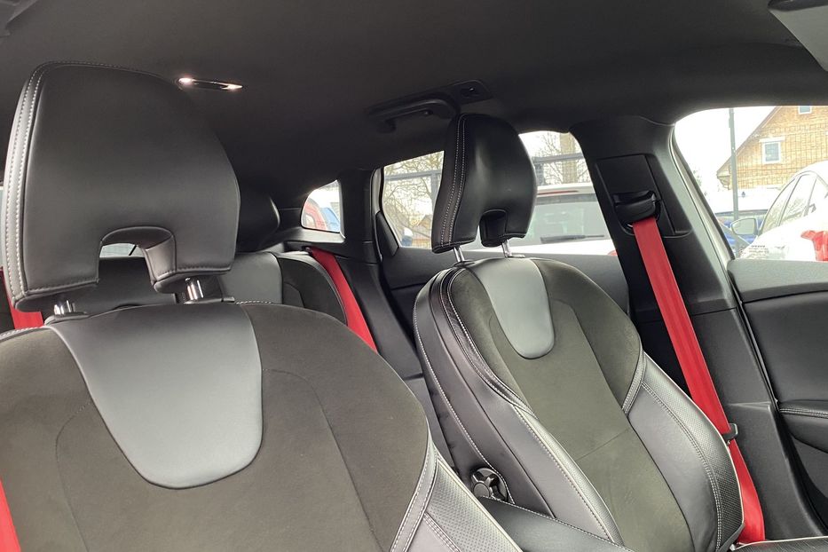 Продам Volvo V40 RDesign Carbon Edition 2015 года в Луцке