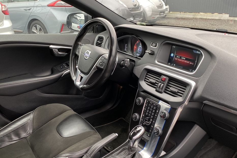Продам Volvo V40 RDesign Carbon Edition 2015 года в Луцке