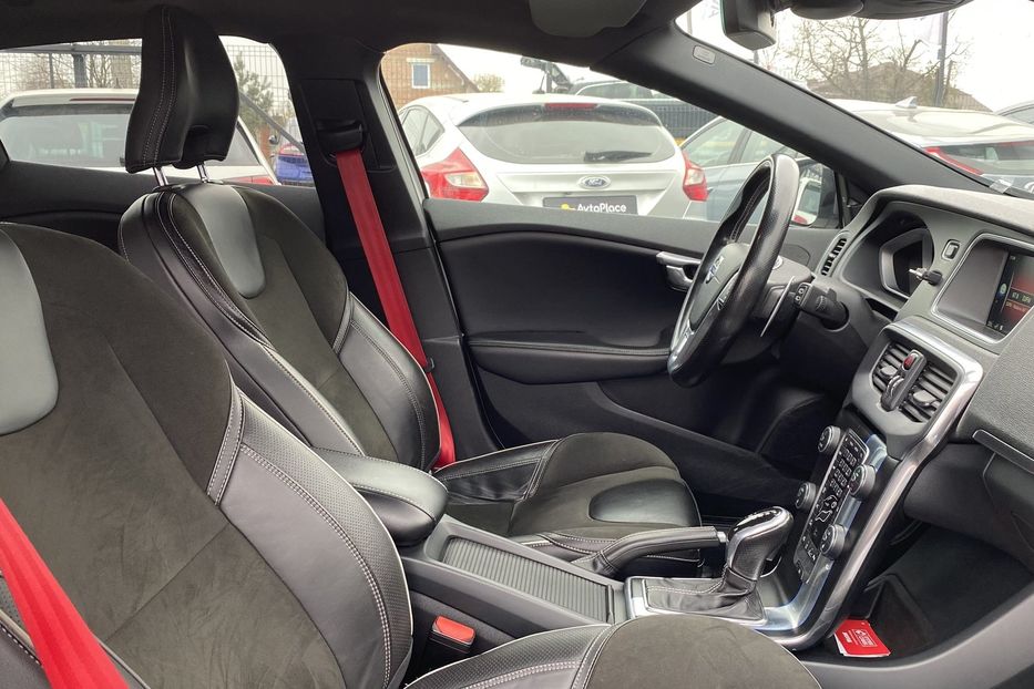 Продам Volvo V40 RDesign Carbon Edition 2015 года в Луцке