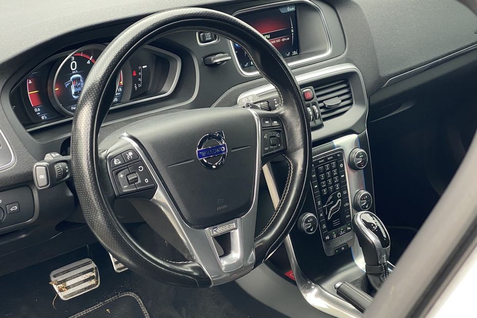 Продам Volvo V40 RDesign Carbon Edition 2015 года в Луцке