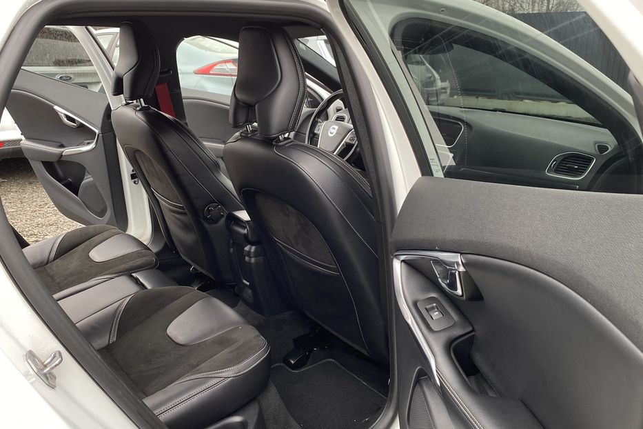 Продам Volvo V40 RDesign Carbon Edition 2015 года в Луцке