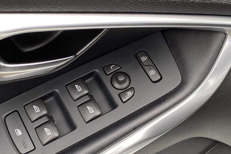 Продам Volvo V40 RDesign Carbon Edition 2015 года в Луцке