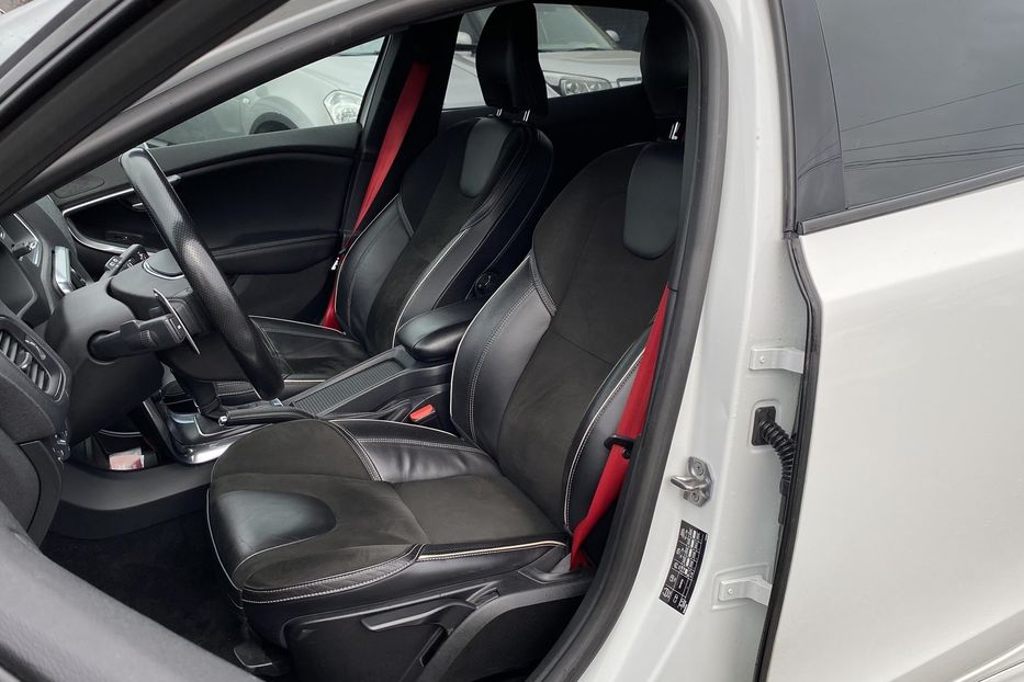 Продам Volvo V40 RDesign Carbon Edition 2015 года в Луцке