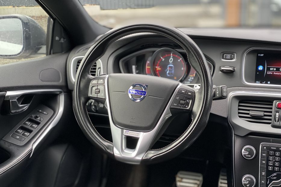 Продам Volvo V40 RDesign Carbon Edition 2015 года в Луцке