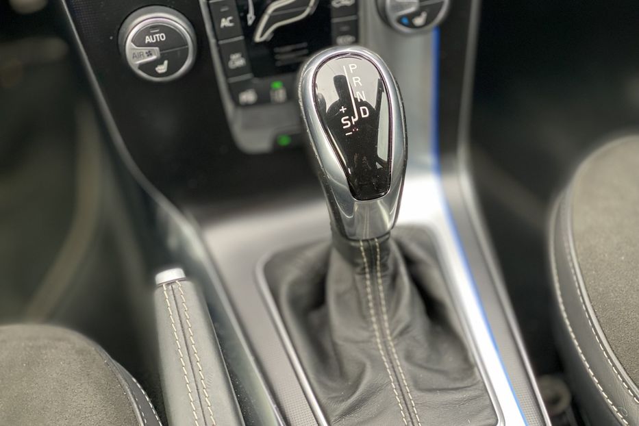 Продам Volvo V40 RDesign Carbon Edition 2015 года в Луцке