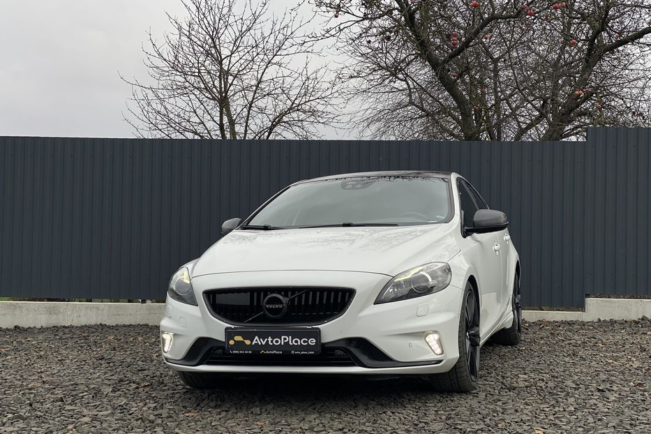 Продам Volvo V40 RDesign Carbon Edition 2015 года в Луцке