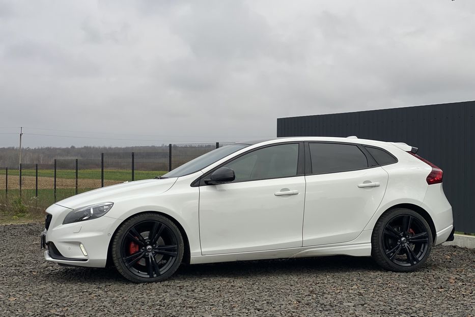 Продам Volvo V40 RDesign Carbon Edition 2015 года в Луцке