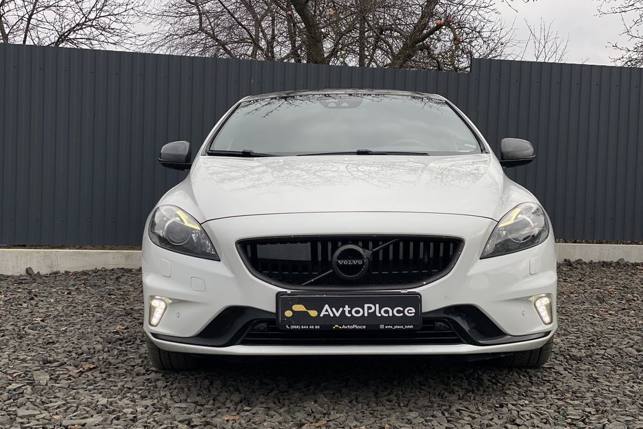 Продам Volvo V40 RDesign Carbon Edition 2015 года в Луцке