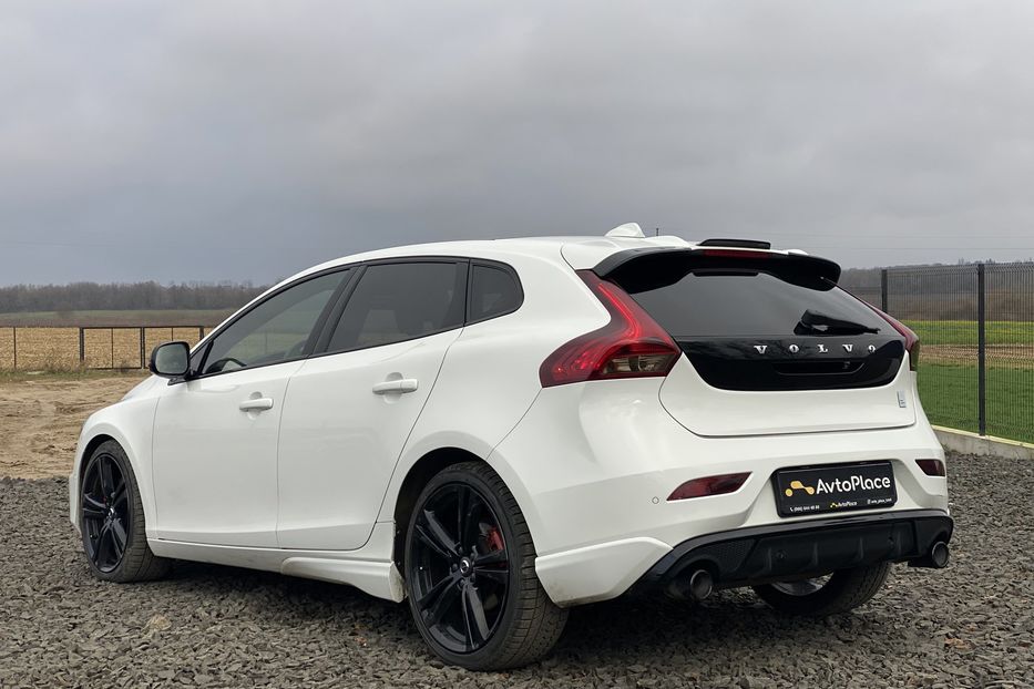 Продам Volvo V40 RDesign Carbon Edition 2015 года в Луцке