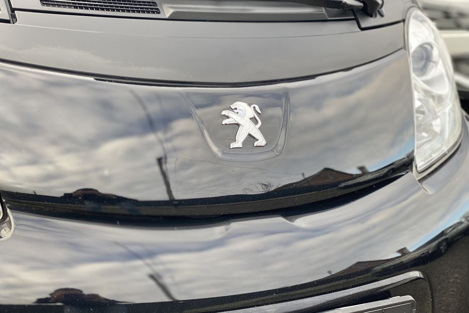 Продам Peugeot iOn 2015 года в Луцке