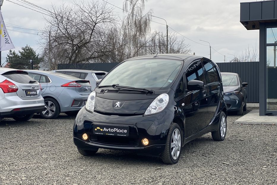 Продам Peugeot iOn 2015 года в Луцке