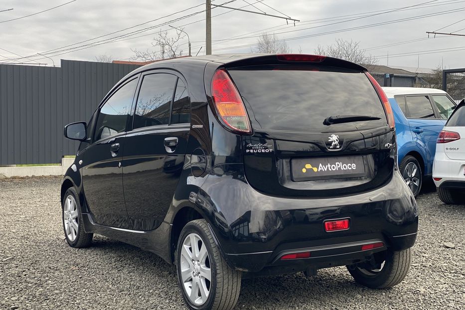 Продам Peugeot iOn 2015 года в Луцке