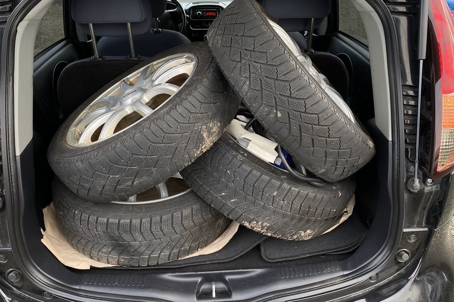 Продам Peugeot iOn 2015 года в Луцке