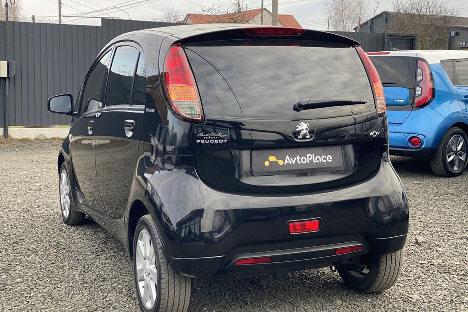 Продам Peugeot iOn 2015 года в Луцке