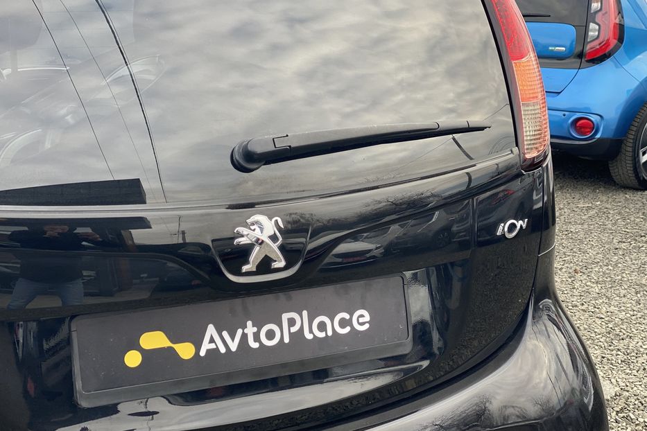 Продам Peugeot iOn 2015 года в Луцке