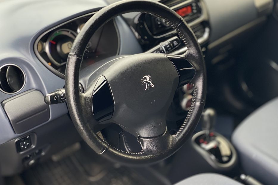 Продам Peugeot iOn 2015 года в Луцке