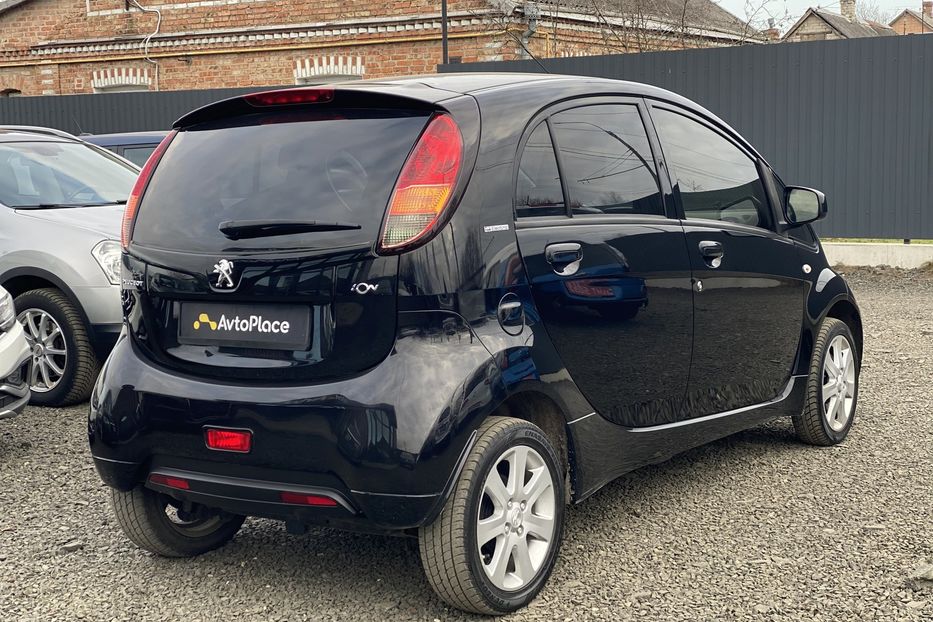 Продам Peugeot iOn 2015 года в Луцке