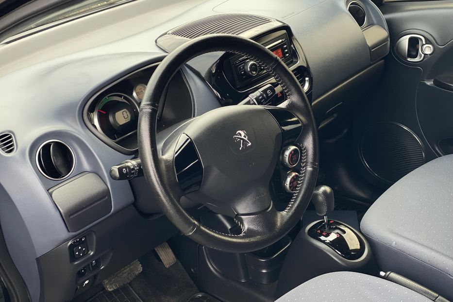 Продам Peugeot iOn 2015 года в Луцке