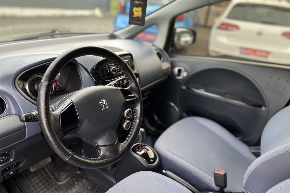 Продам Peugeot iOn 2015 года в Луцке