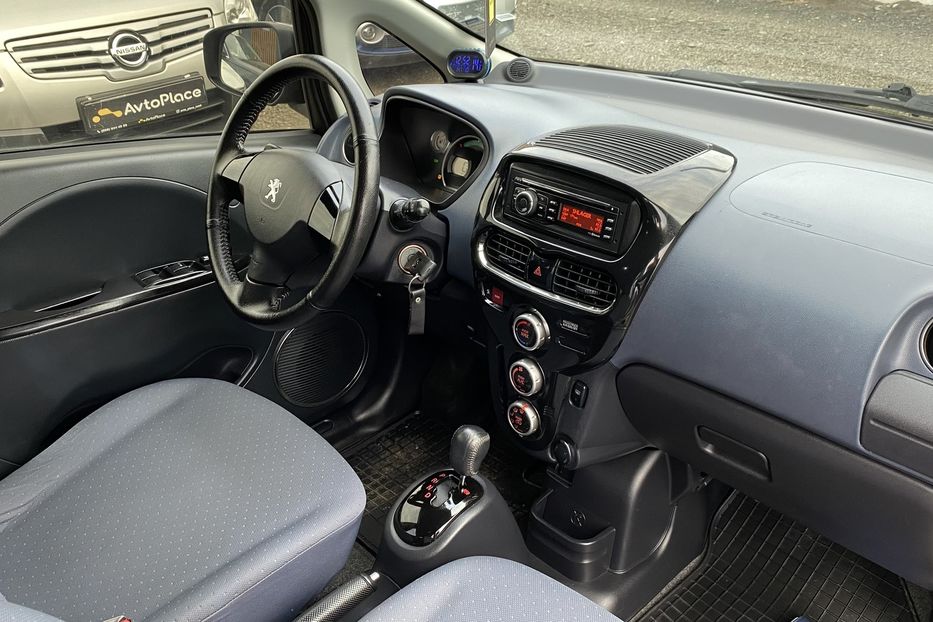 Продам Peugeot iOn 2015 года в Луцке