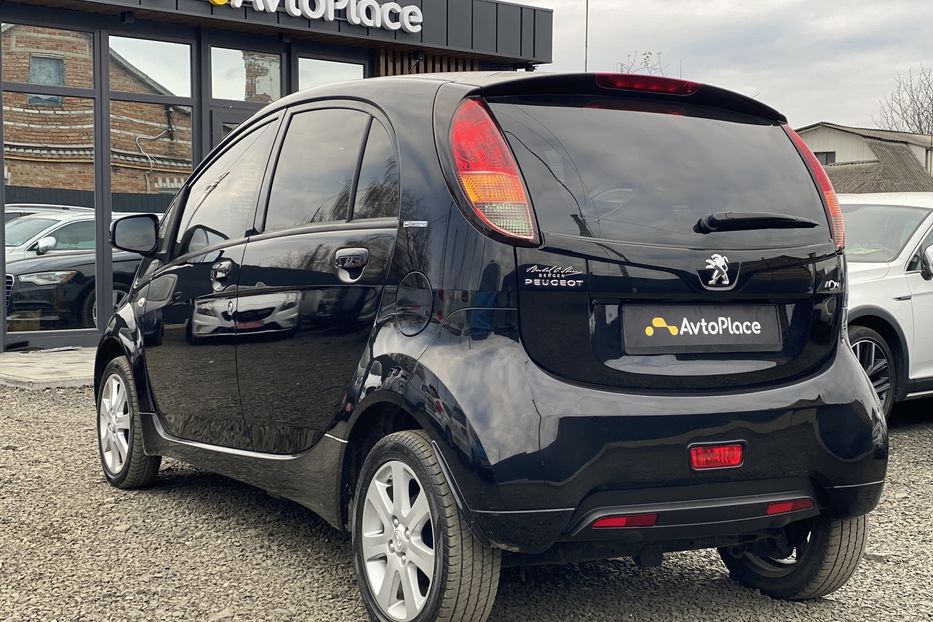 Продам Peugeot iOn 2015 года в Луцке