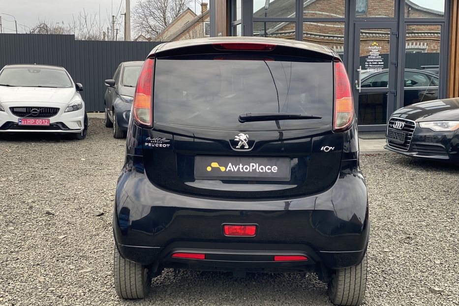 Продам Peugeot iOn 2015 года в Луцке