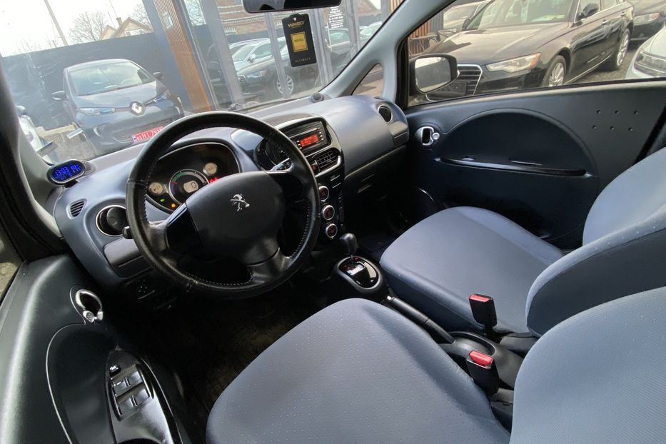 Продам Peugeot iOn 2015 года в Луцке