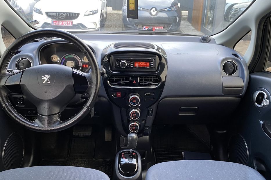 Продам Peugeot iOn 2015 года в Луцке