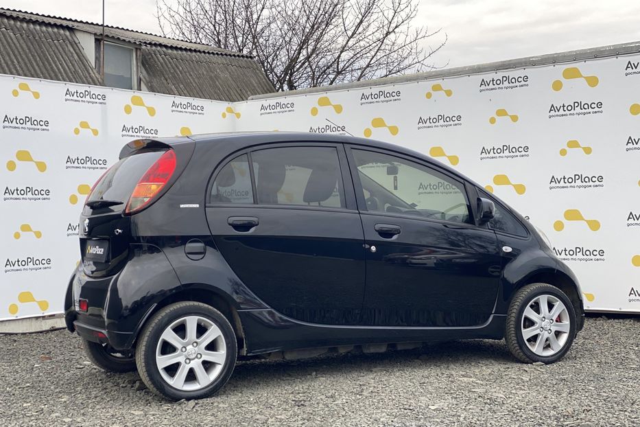 Продам Peugeot iOn 2015 года в Луцке