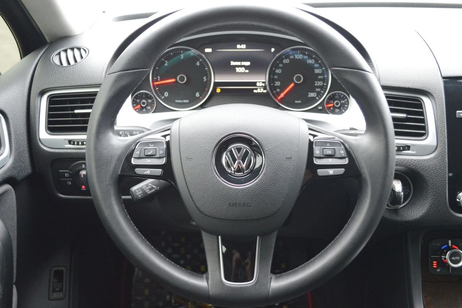 Продам Volkswagen Touareg 2013 года в Одессе