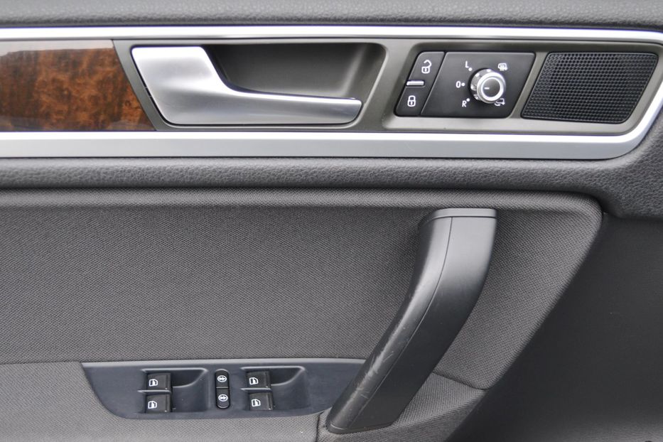 Продам Volkswagen Touareg 2013 года в Одессе