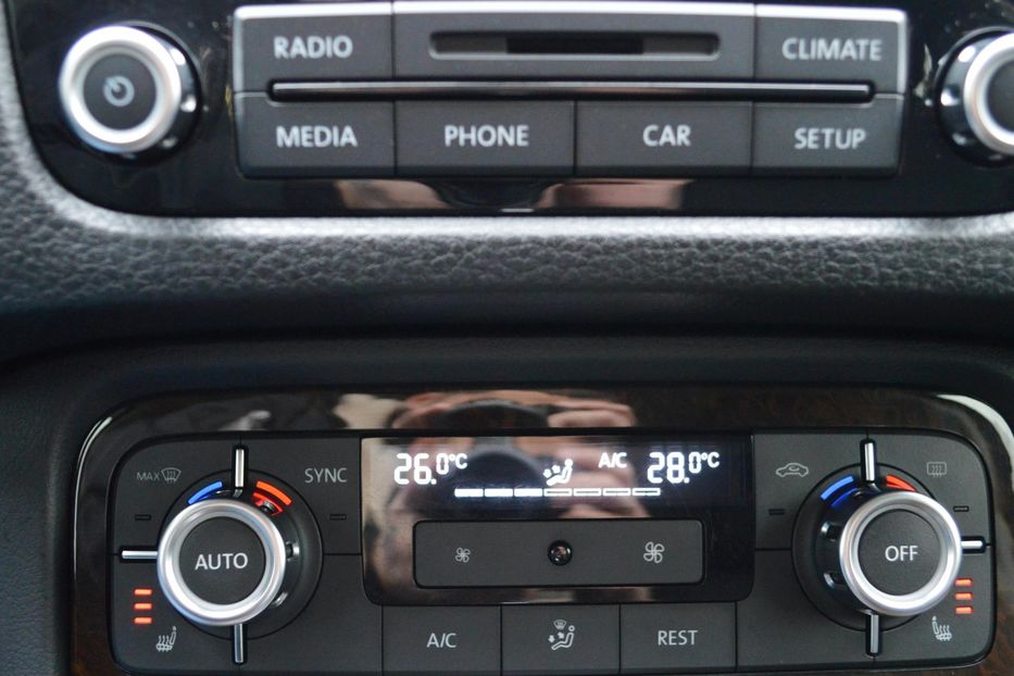 Продам Volkswagen Touareg 2013 года в Одессе