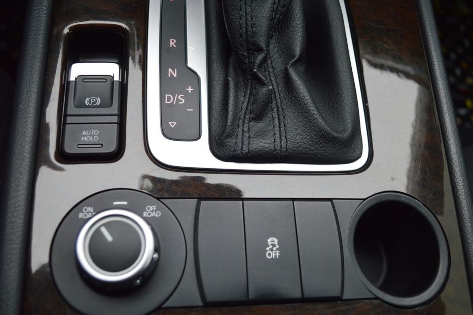 Продам Volkswagen Touareg 2013 года в Одессе